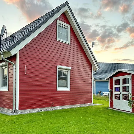 2 Bedroom Amazing In Holiday home *